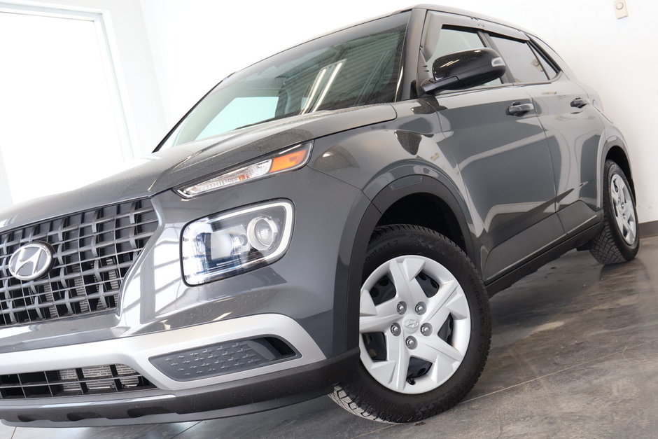 2023 Hyundai Venue ESSENTIEL | LIKE NEW ! |