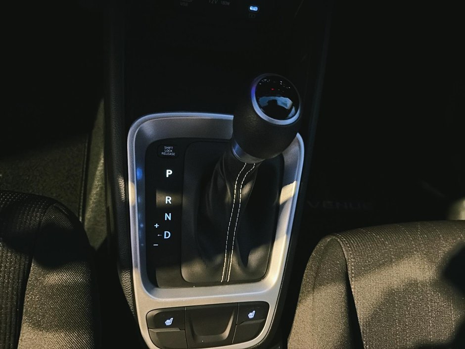 2023 Hyundai Venue Essential Heated seats + Reversing camera + CarPlay