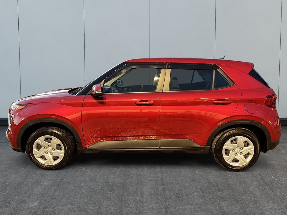 2023 Hyundai Venue Essential Heated seats + Reversing camera + CarPlay