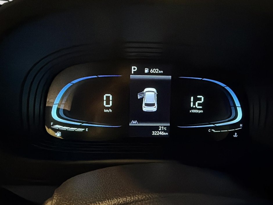 2023 Hyundai Venue Essential Heated seats + Reversing camera + CarPlay