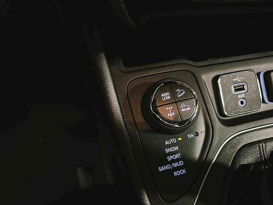 Jeep Cherokee Trailhawk Elite 2021-15