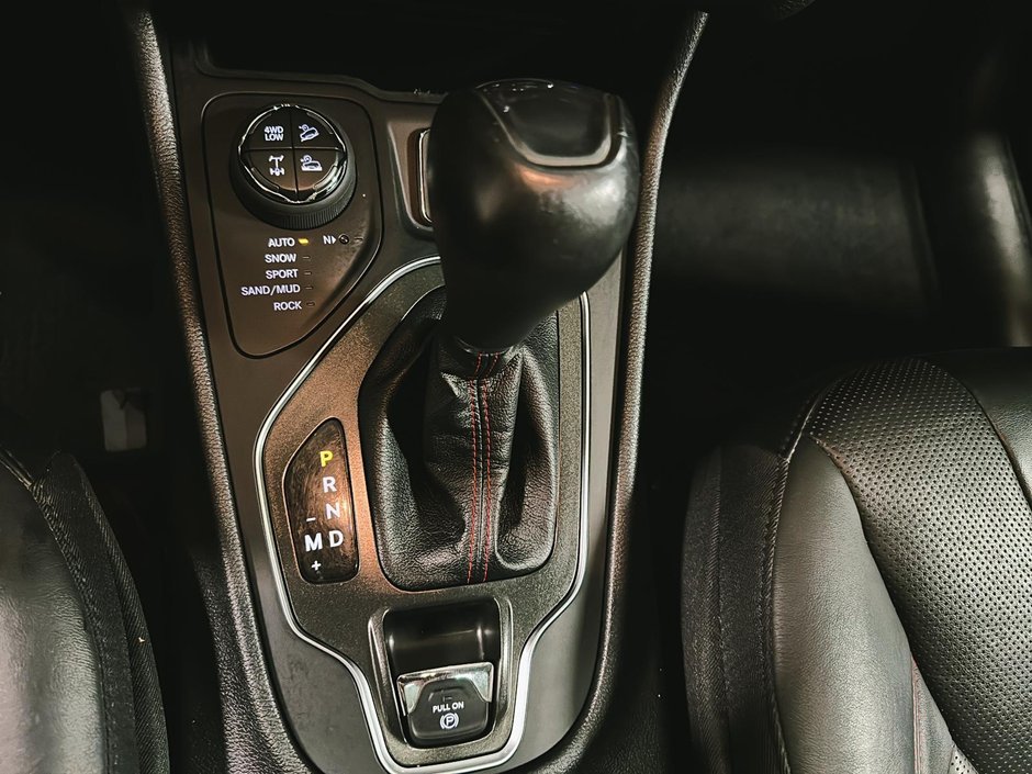 Jeep Cherokee Trailhawk Elite 2021-14