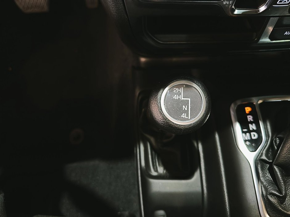 2023 Jeep Gladiator Willys + Boîte de Fibre-15