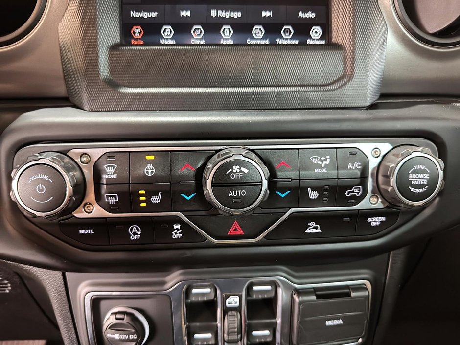 2023 Jeep Gladiator Willys + Boîte de Fibre-13