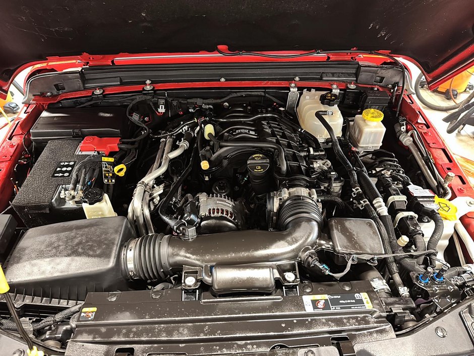 2023 Jeep Gladiator Willys + Boîte de Fibre-7