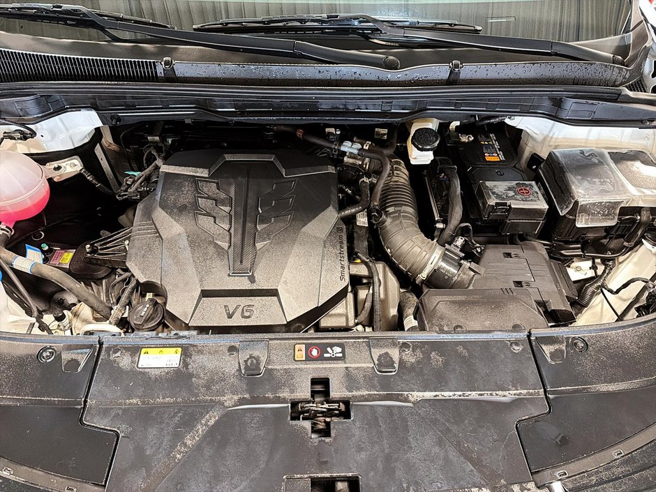2025 Kia Carnival LX + Heated seats + Back up Camera