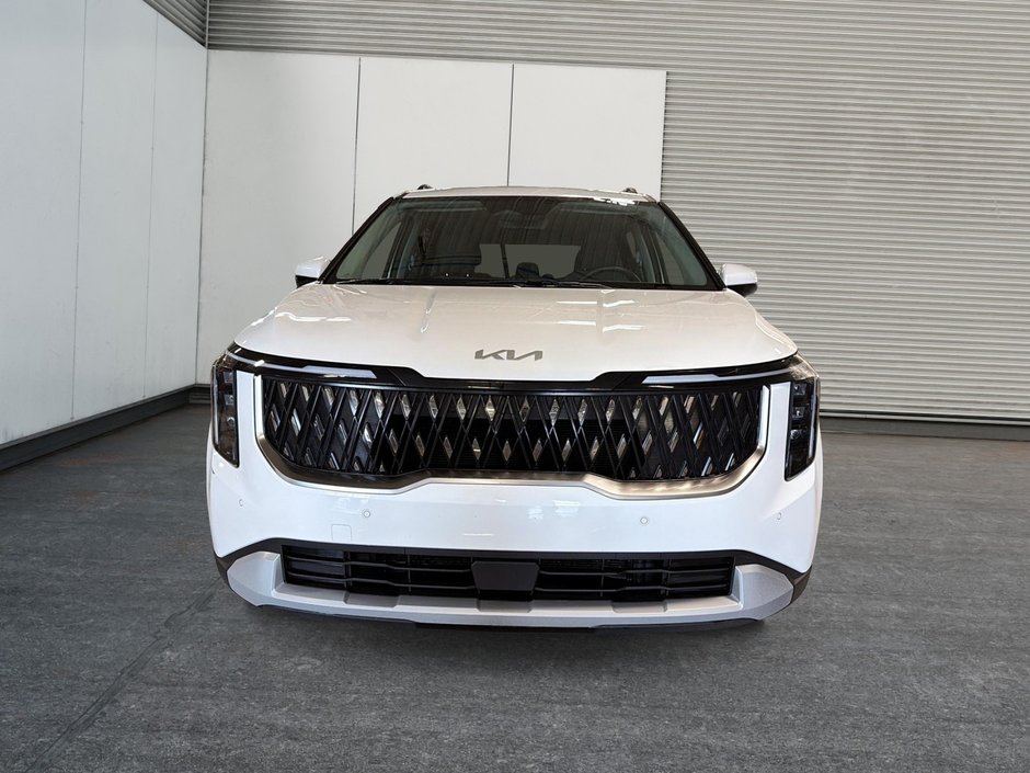 2025 Kia Carnival LX + Heated seats + Back up Camera