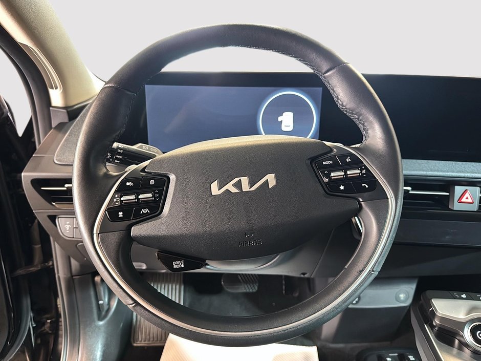 2024 Kia EV6 LAND AWD AWD LONG RANGE + Carplay + Back up camera