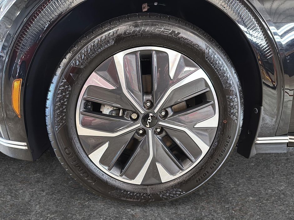 2024 Kia EV6 LAND AWD AWD LONG RANGE + Carplay + Back up camera