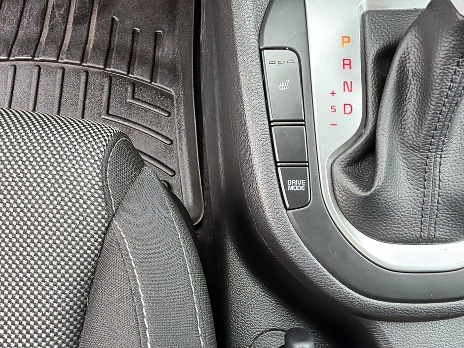 2022 Kia Forte LX Heated seats + Back up Camera