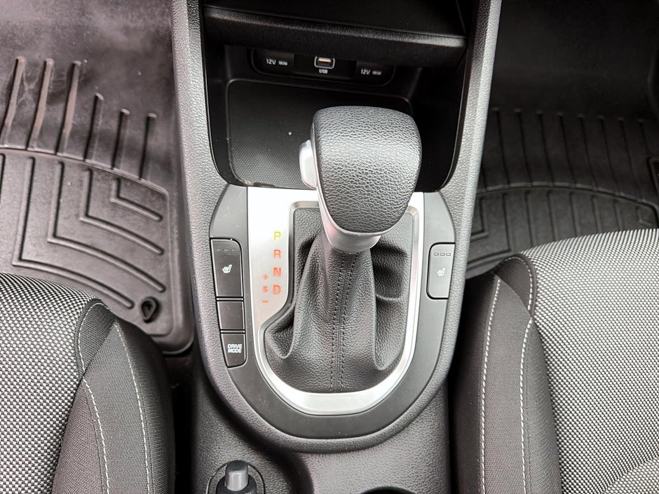 2022 Kia Forte LX Heated seats + Back up Camera