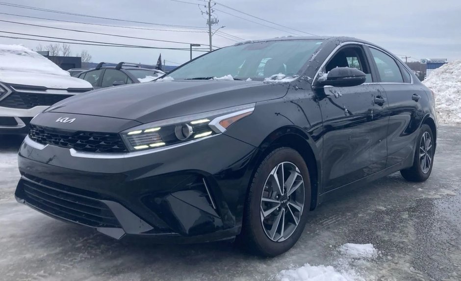 2024 Kia Forte EX CARPLAY + HEATED SEAT + HEATED LEATHER STEERING WHEEL + A/C