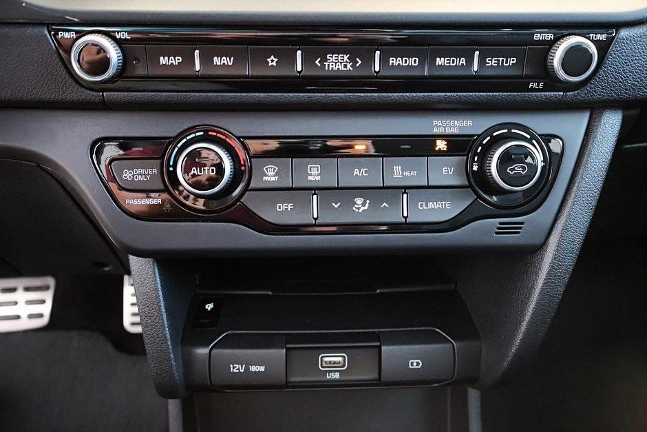 2020 Kia Niro EV SX Touring Cuir - Toit-Ouvrant - GPS | 100% Electric - Low KM |