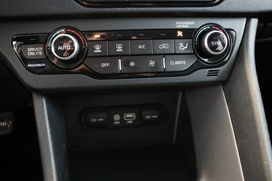 2019 Kia NIRO HYBRID | Heated Seats and Steering |