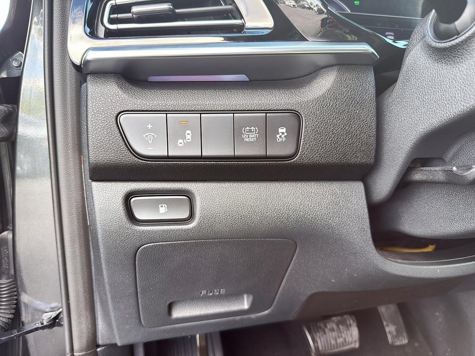 2022 Kia NIRO SX Touring-15