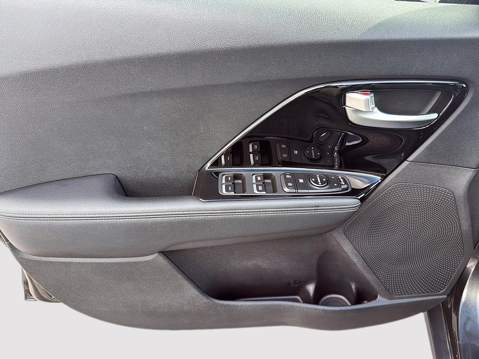 2022 Kia NIRO SX Touring-10