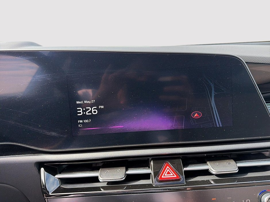 2025 Kia Niro SX HYBRID Sunroof + Leather + Backup camera