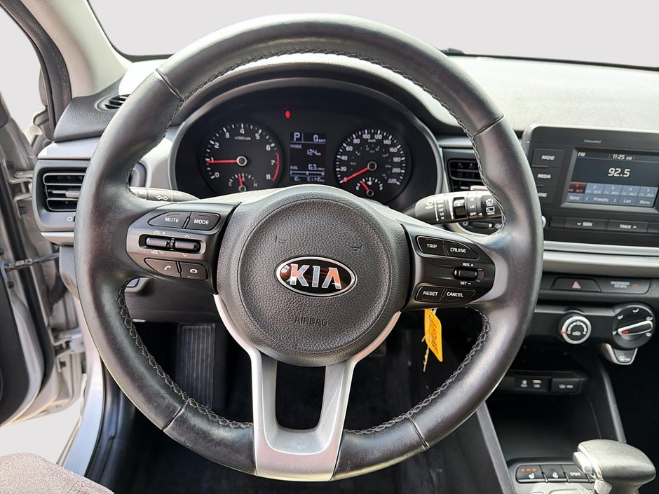 2019 Kia Rio 5-door LX + Carplay + Heated Seats + Backup camera