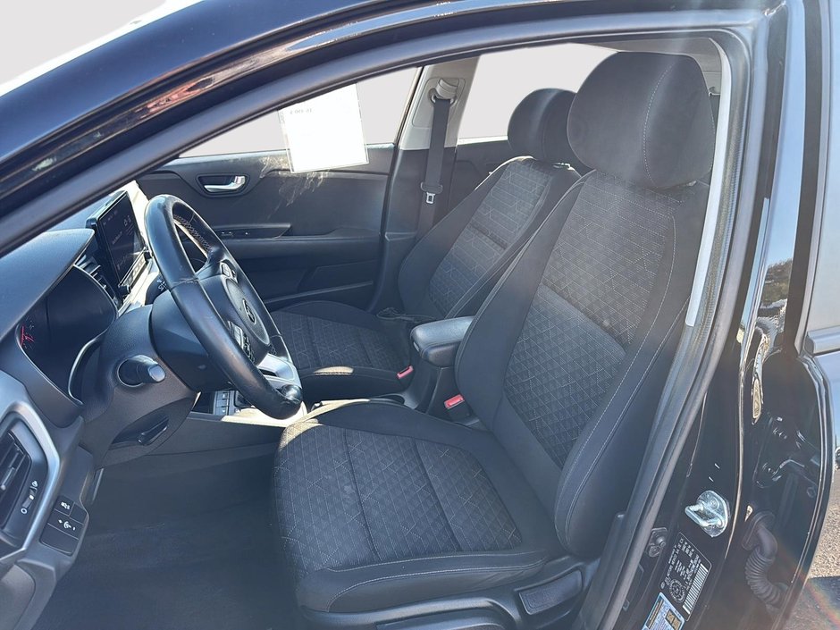 2021 Kia Rio 5-door LX+-8