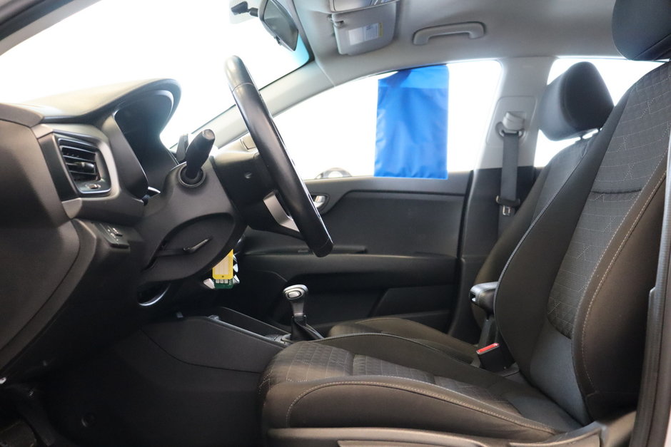 Kia Rio 5 LX+ Climatiseur 2021 | Sièges chauffant | Caméra de recul | Apple Carplay/Android Auto