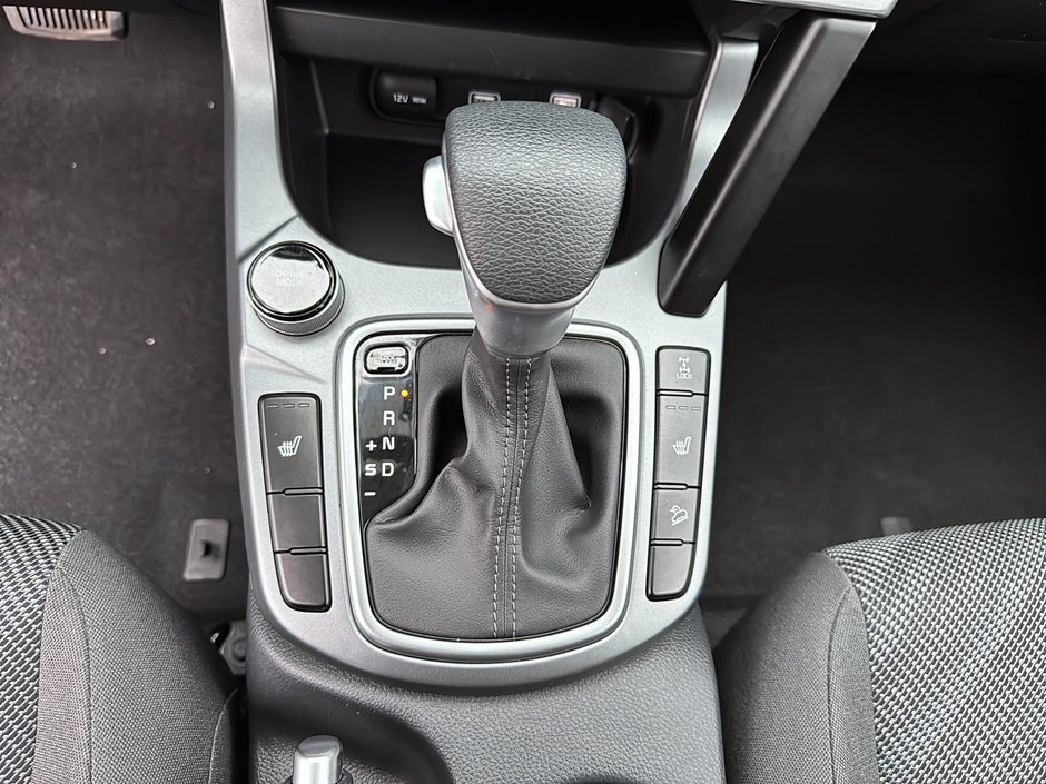 2022 Kia Seltos LX Carplay + Back up cam