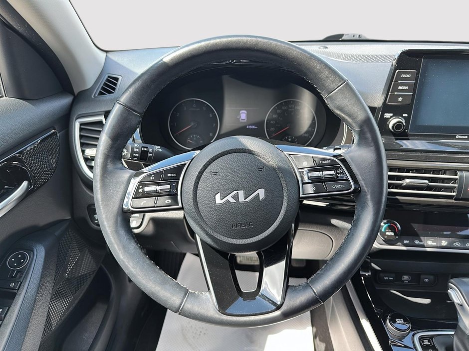Kia Seltos EX 2023-11