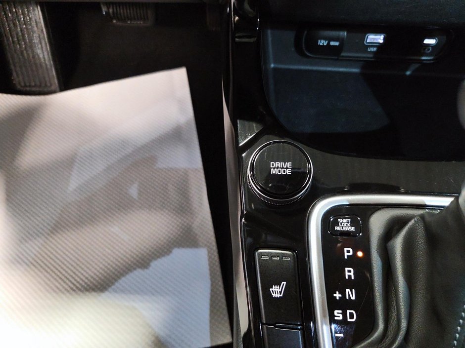 2024 Kia Seltos EX AWD + Sunroof + Leather + Backup camera