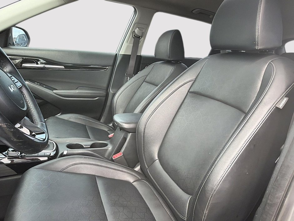 2024 Kia Seltos EX AWD + Sunroof + Leather + Backup camera