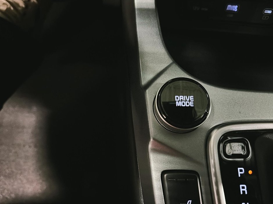 2024 Kia Seltos LX AWD + CARPLAY + BACK UP CAMERA