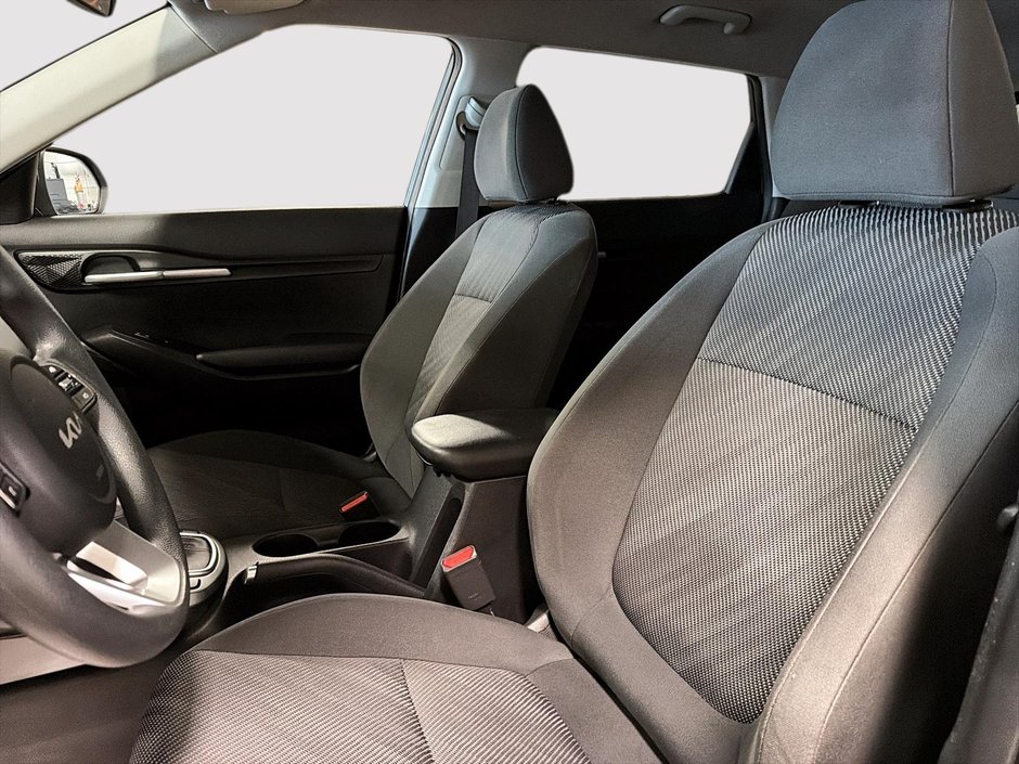 2024 Kia Seltos LX AWD + CARPLAY + BACK UP CAMERA