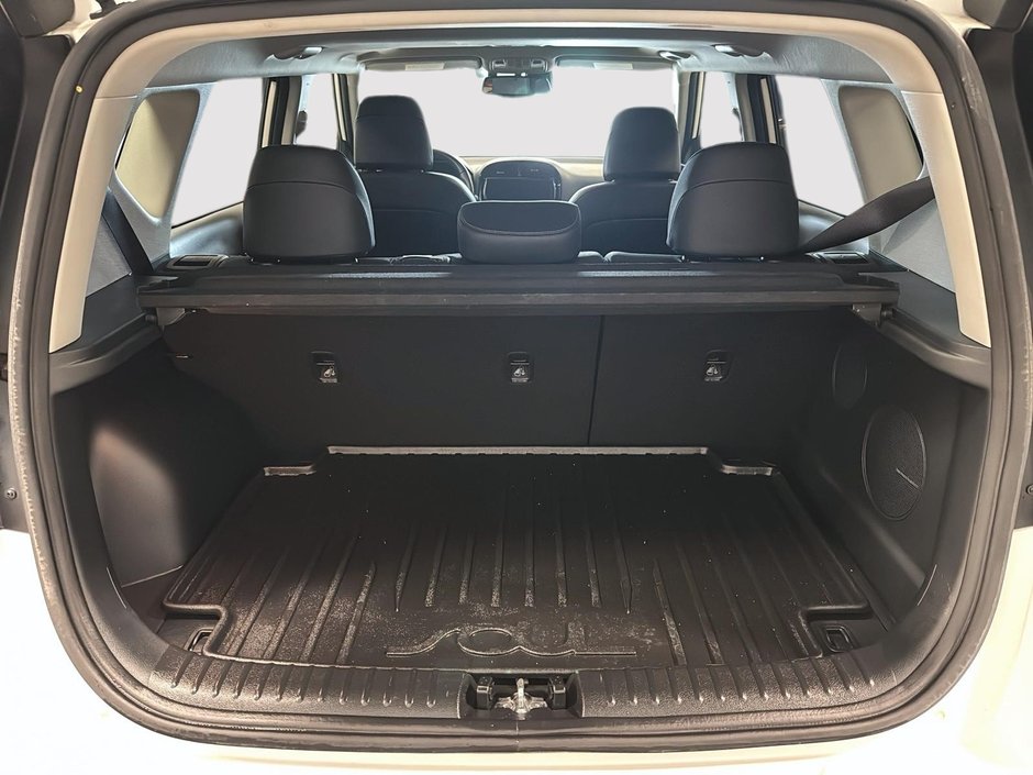 2023 Kia SOUL EV LIMITED 385km of range + Navigation + Sunroof