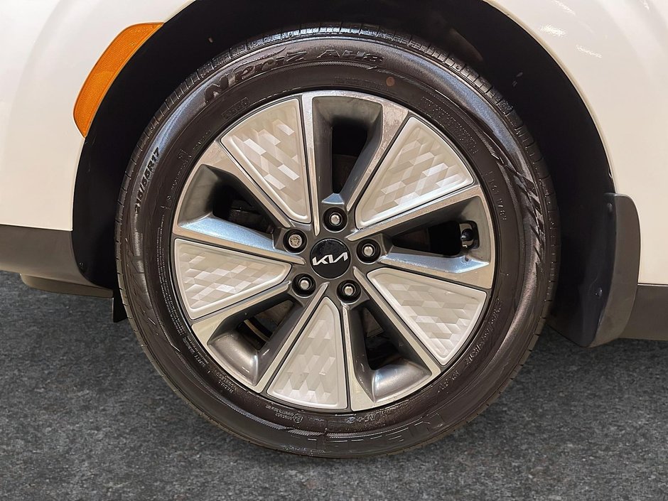 2023 Kia SOUL EV LIMITED 385km of range + Navigation + Sunroof