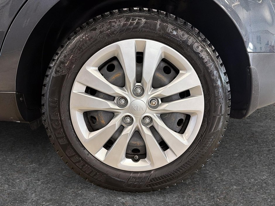 2021 Kia Soul LX A/C + Backup camera