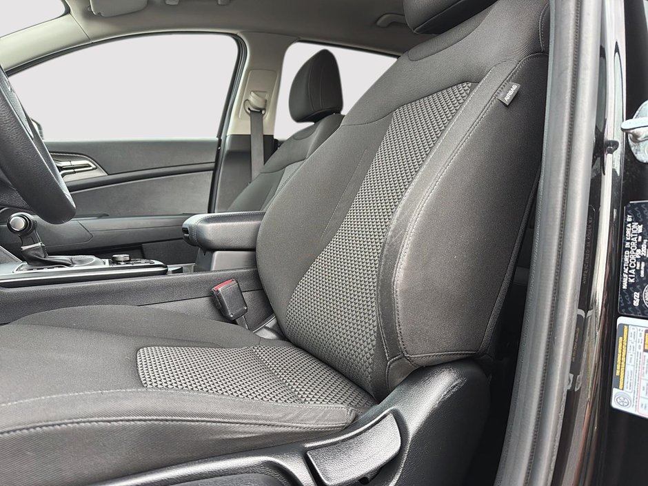 2023 Kia SPORTAGE LX AWD LX-8