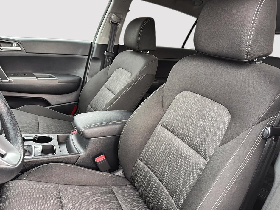 2020 Kia Sportage LX-8