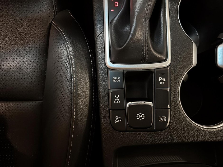 2021 Kia Sportage EX AWD + Panoramic roof + Carplay
