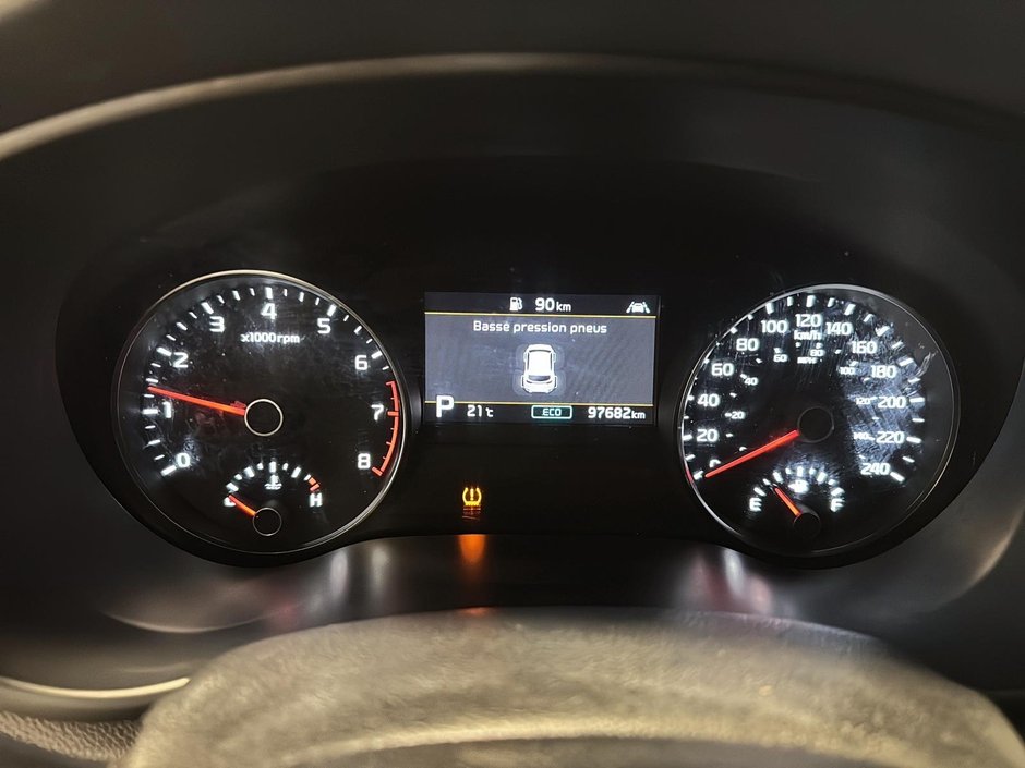 2021 Kia Sportage EX AWD + Panoramic roof + Carplay