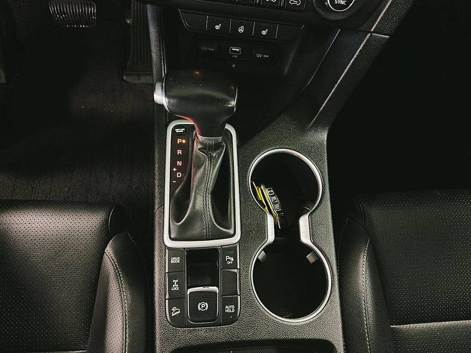 2021 Kia Sportage EX AWD + Panoramic roof + Carplay