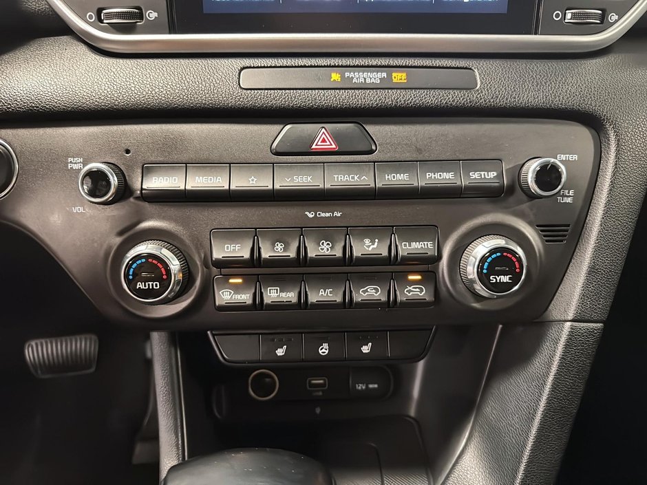 2021 Kia Sportage EX AWD + Panoramic roof + Carplay