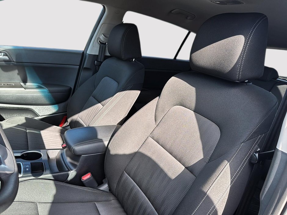 Kia Sportage LX 2022-8