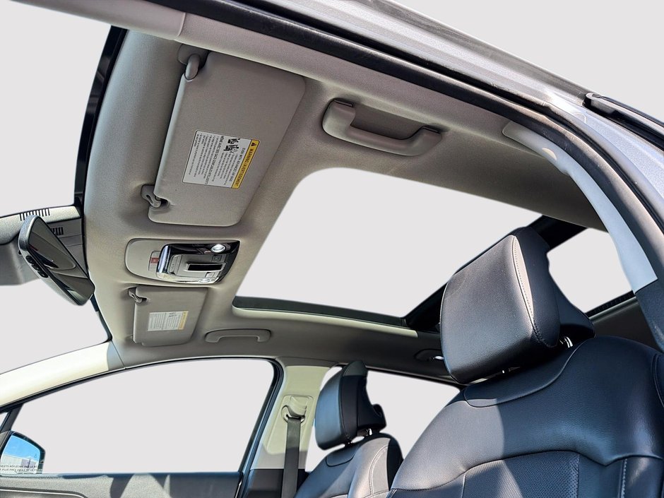 2023 Kia Sportage EX Premium AWD + Sunroof + Leather + Backup camera