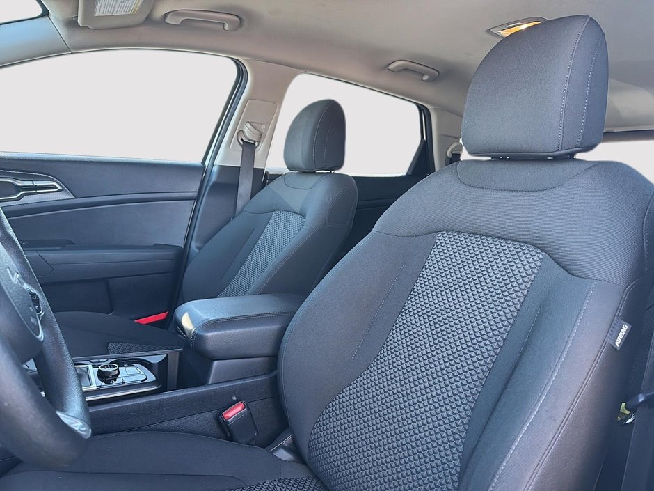 2024 Kia Sportage LX-8