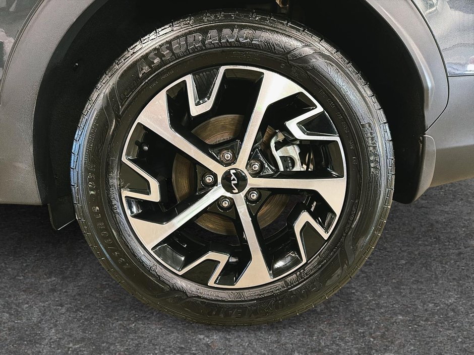 2024 Kia Sportage EX AWD + Sunroof + Leather + Backup camera
