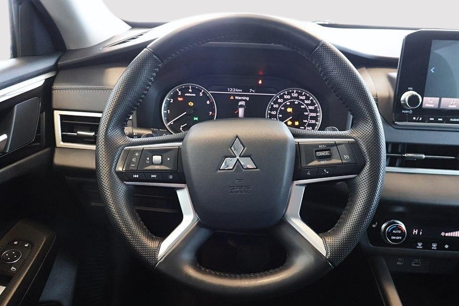 Mitsubishi Outlander ES AWC 2022-11