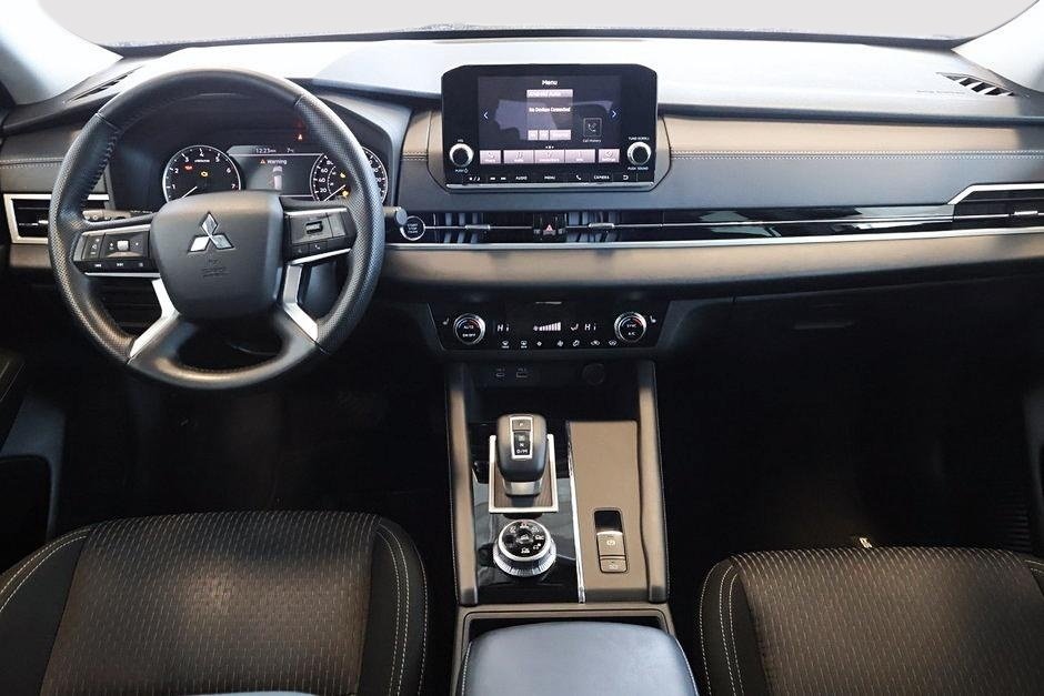 Mitsubishi Outlander ES AWC 2022-10
