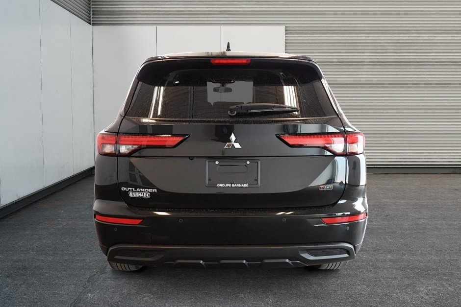 Mitsubishi Outlander ES AWC 2022-4