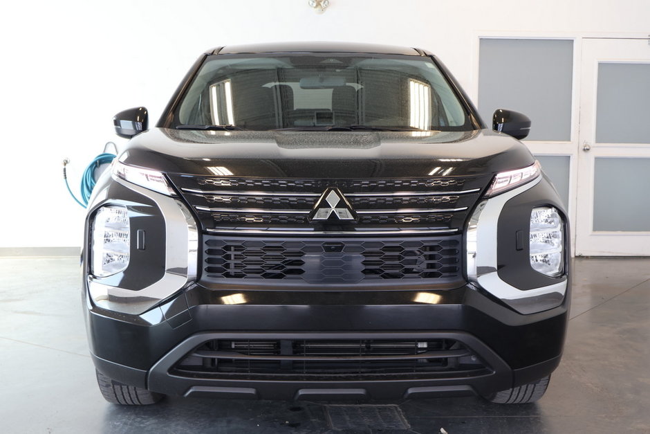 2022 Mitsubishi Outlander ES AWC