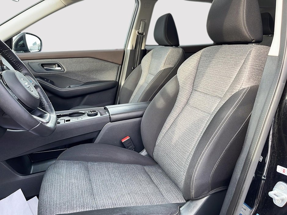 2021 Nissan Rogue SV AWD + Heated seats + Carplay