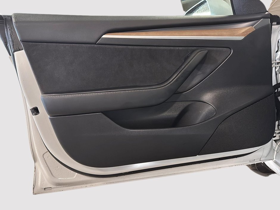 Tesla Model 3  2023 Cuir + Ecran 15 pouces
