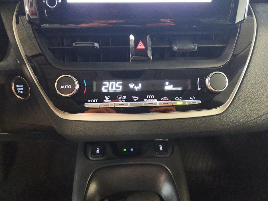 2025 Toyota Corolla LE-14